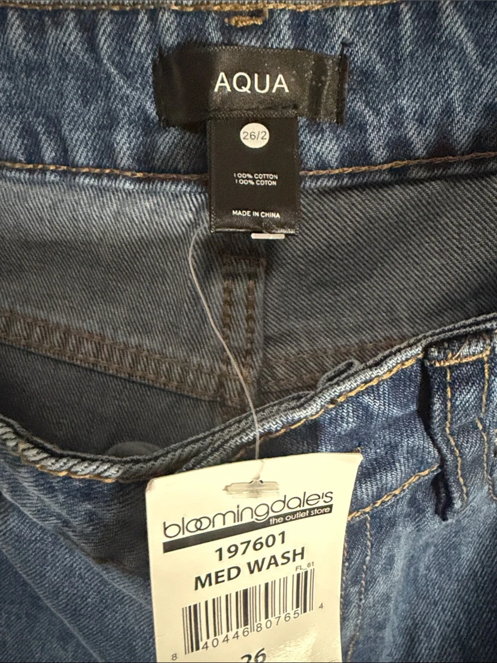 NWT Aqua Straight-Leg Blue Jeans with Cream Patch Distressing- size 26/2